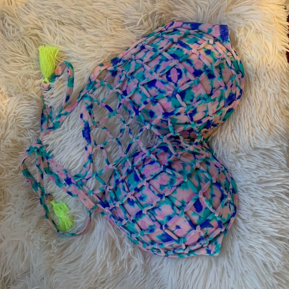 Brand new bikini top!